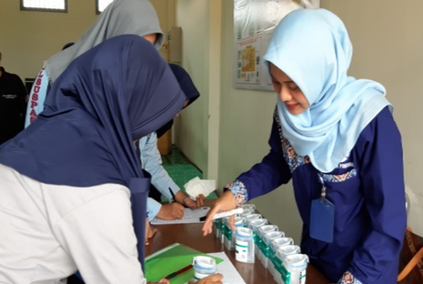 KEGIATAN TES URINE BAGI ANGGOTA LAPAS PEREMPUAN KELAS IIA PONTIANAK