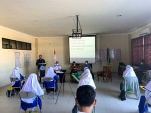 Seksi P2M BNN Kota Pontianak Melaksanakan Kegiatan Informasi dan Edukasi Melalui Talkshow Pada Mahasiswa/i Politeknik Aisyiyah Pontianak